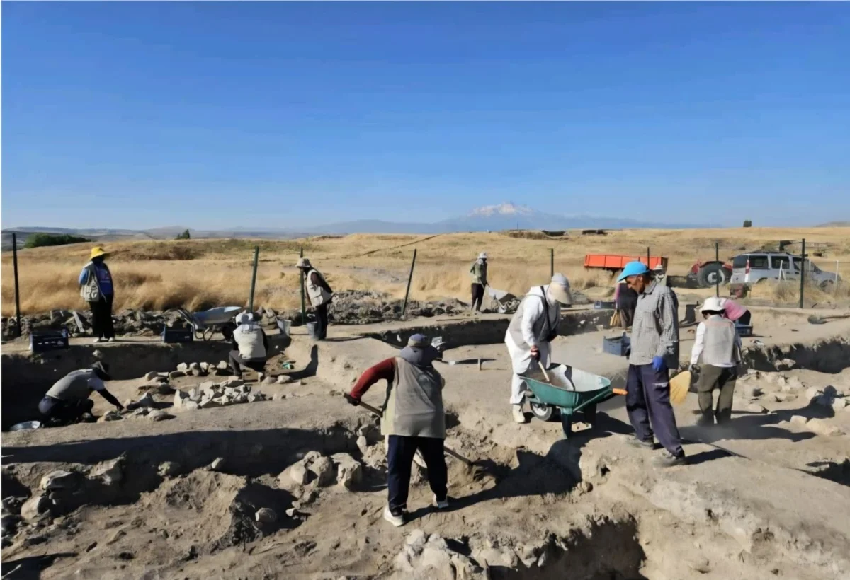 Kültepe’de 78 yıllık kazı tarihinde bir ilk: Helenistik mozaik bulundu