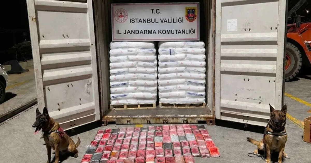 İstanbul’da gemide 106 kilo kokain ele geçirildi