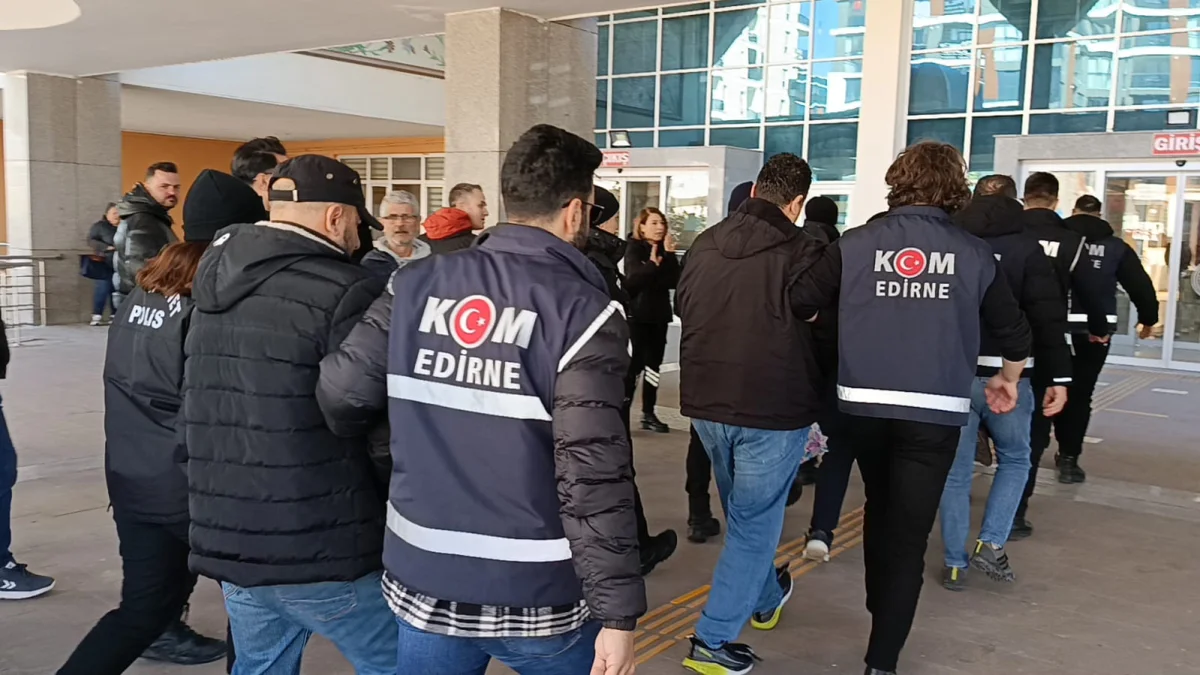 Ruhsat işlemlerinde usulsüzlük iddiası şüphelileri adliyede
