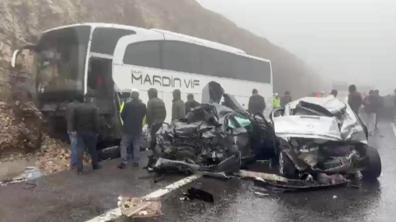 TAG Otoyolu’nda zincirleme kaza: 2 ölü, 10 yaralı